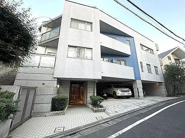 1LDK apartment in Meguro Ward, Tokyo - Photo 1