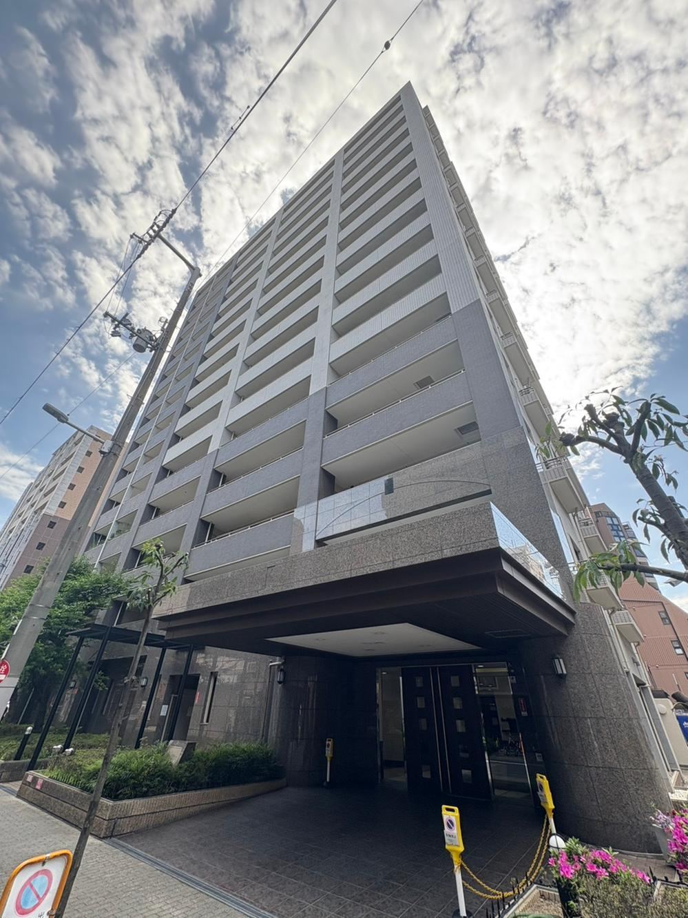 3LDK apartment in Chuo Ward, Osaka - Photo 1