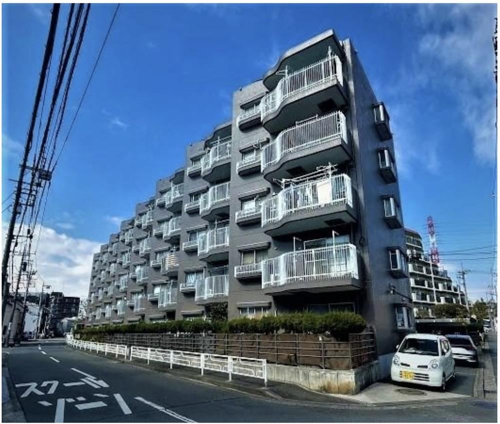 3LDK apartment in Tsuzuki Ward, Yokohama, Kanagawa - Photo 1