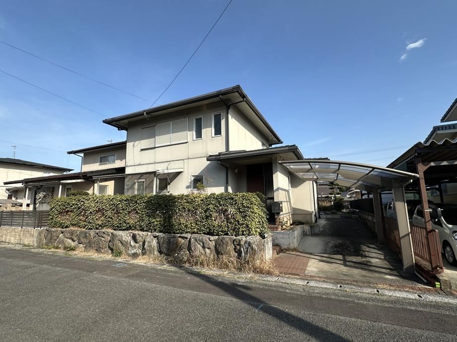4LDK house in Yukuhashi, Fukuoka - Photo 1