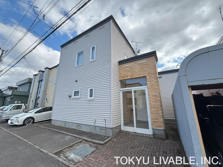 4LDK+S house in Kita Ward, Sapporo, Hokkaido - Photo 1