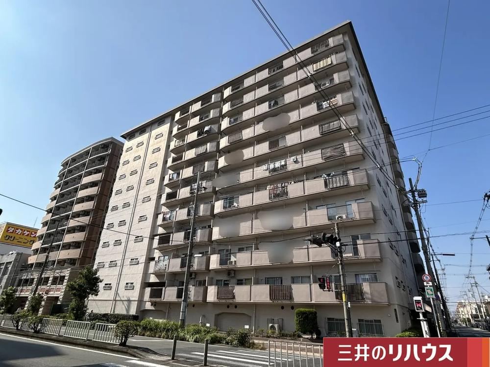 3LDK apartment in Joto Ward, Osaka - Photo 1