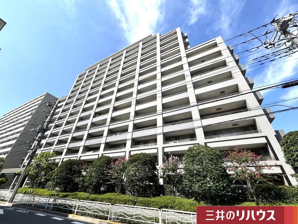 3LDK apartment in Koto Ward, Tokyo - Photo 1