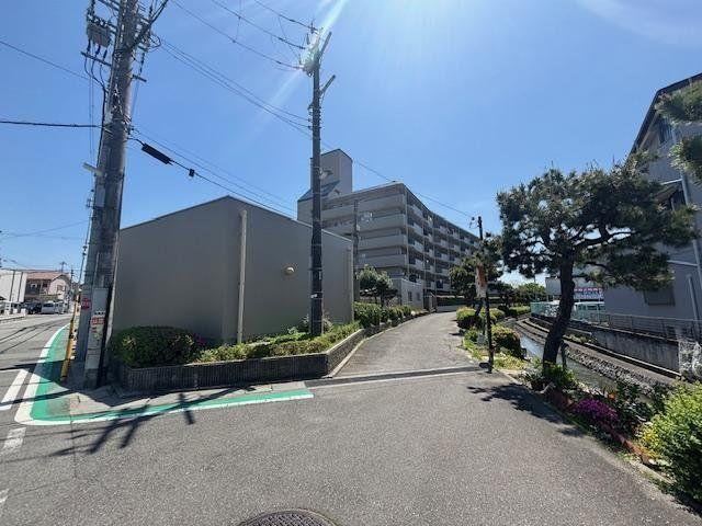 2LDK+S apartment in Itami, Hyogo - Photo 1