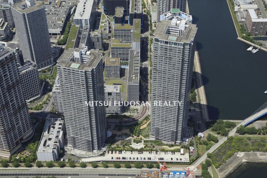 2LDK+S apartment in Koto Ward, Tokyo - Photo 1