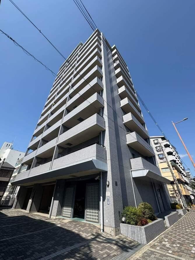 3LDK apartment in Kadoma, Osaka - Photo 1