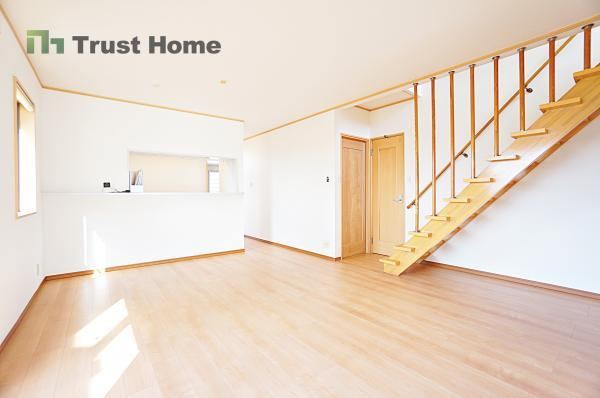 4LDK house in Tarumi Ward, Kobe, Hyogo - Photo 1