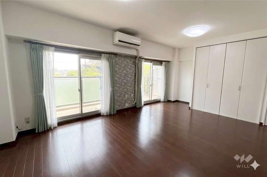 2LDK apartment in Suita, Osaka - Photo 1