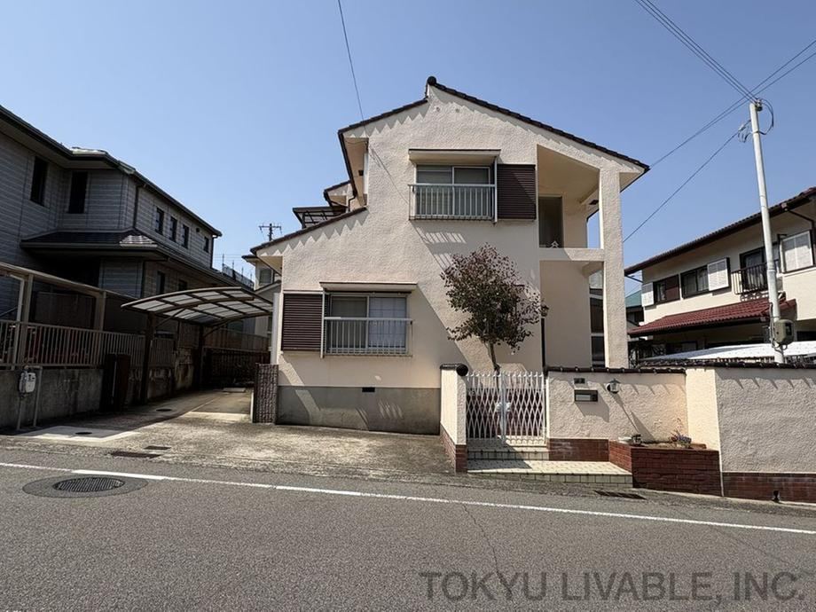 4LDK house in Tarumi Ward, Kobe, Hyogo - Photo 1