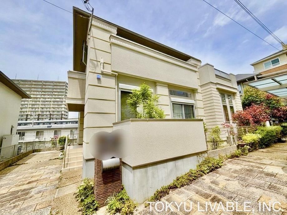 4LDK house in Toyonaka, Osaka - Photo 1