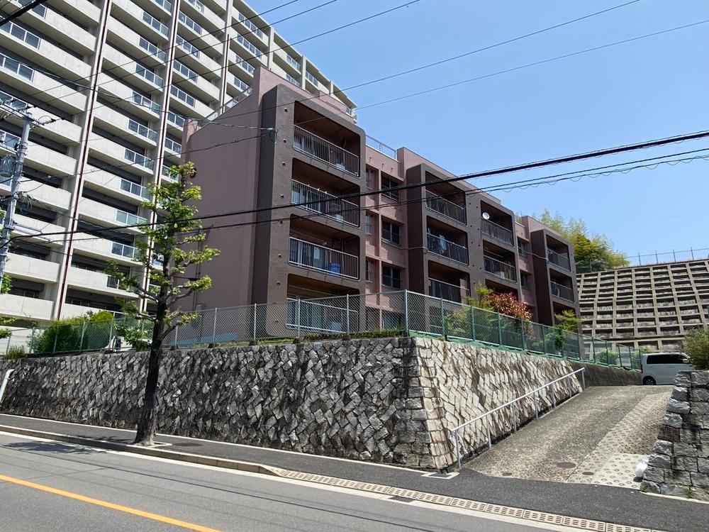 3DK apartment in Nishi Ward, Hiroshima - Photo 1