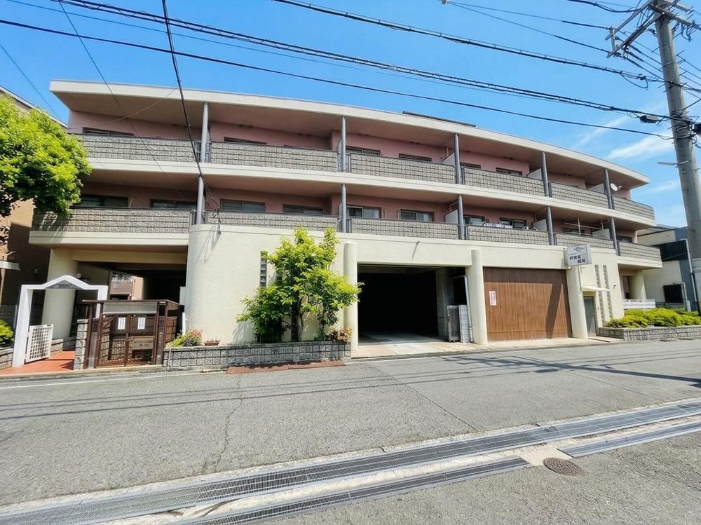 2LDK house in Nishi Ward, Sakai, Osaka - Photo 1