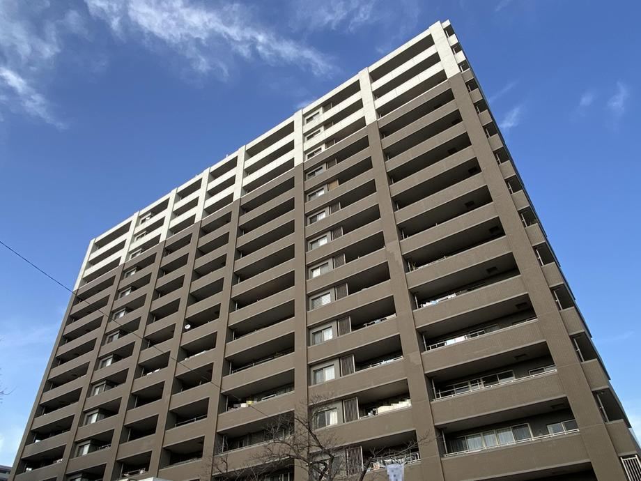3LDK apartment in Yokkaichi, Mie - Photo 1