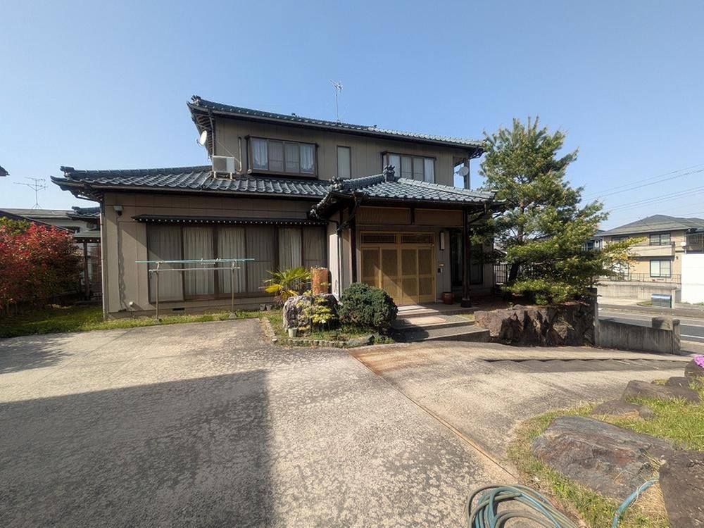 8LDK house in Higashi Ward, Niigata - Photo 1