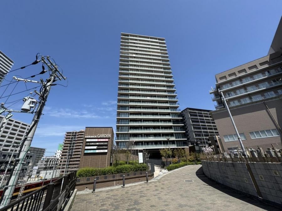 2LDK apartment in Neyagawa, Osaka - Photo 1