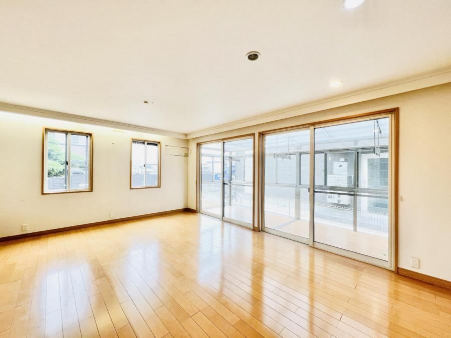 5LDK+S house in Chuo Ward, Chiba - Photo 1
