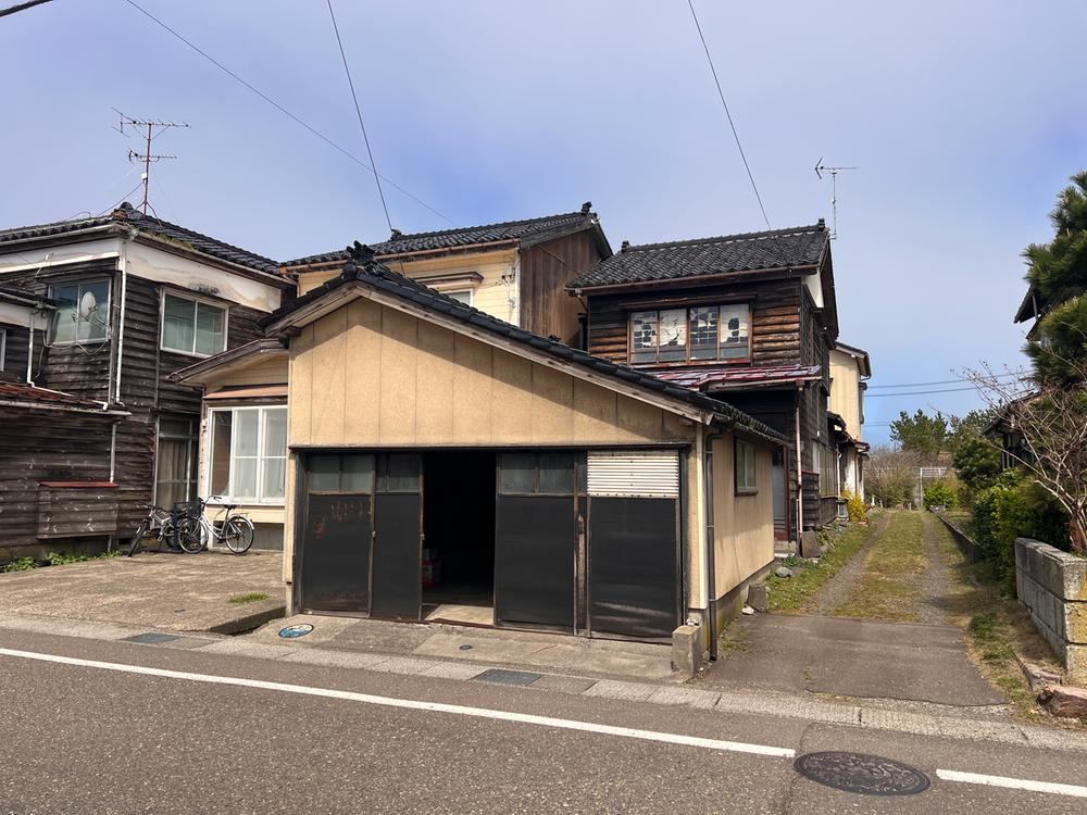 7DK house in Joetsu, Niigata - Photo 1