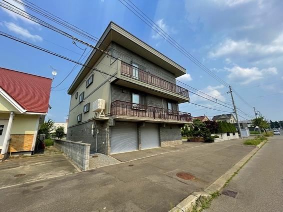 8LDK house in Asahikawa, Hokkaido - Photo 1