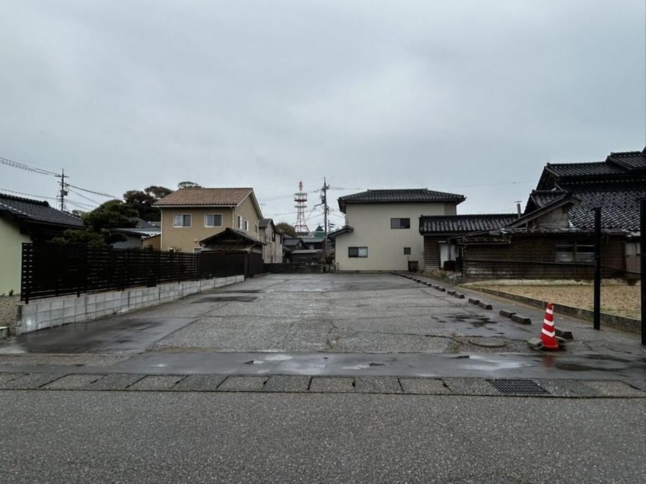 328 m² land in Hakui, Ishikawa - Photo 1