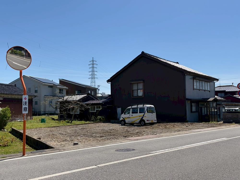195 m² land in Uozu, Toyama - Photo 1