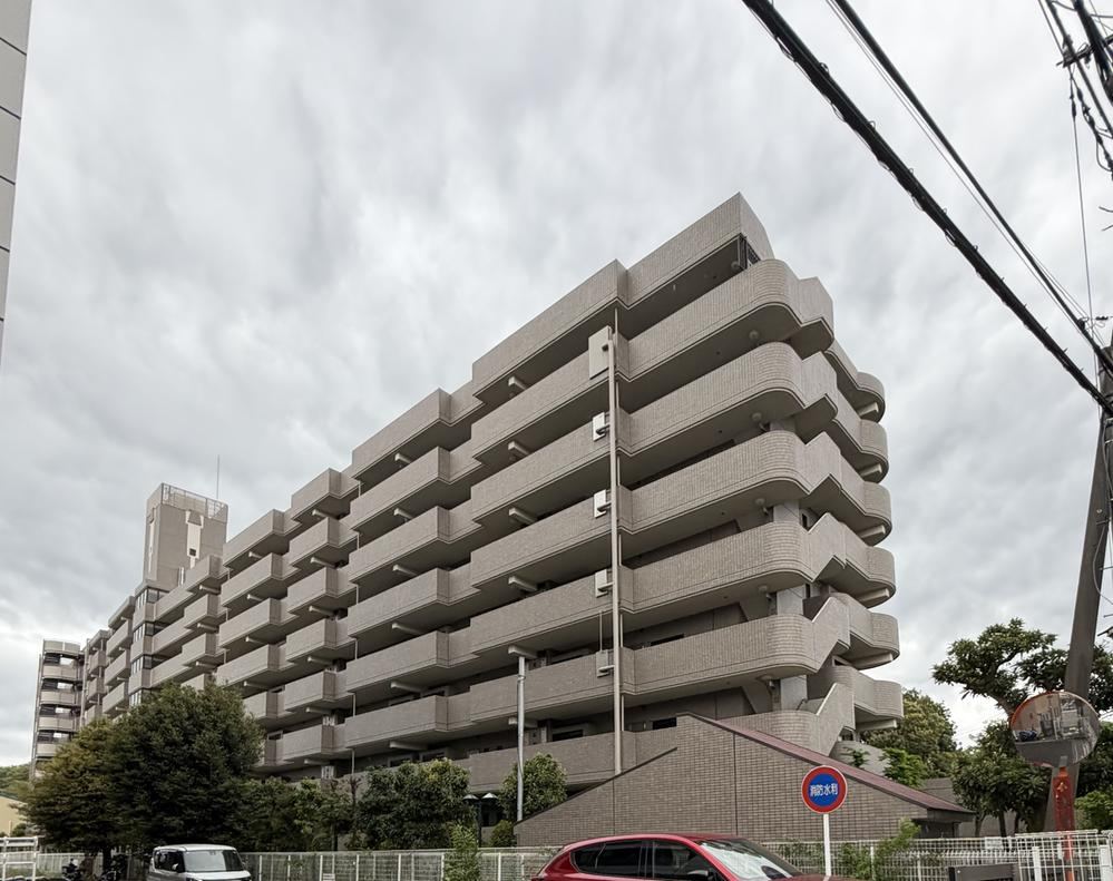 4LDK apartment in Asaka, Saitama - Photo 1