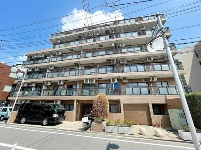 2LDK apartment in Toshima Ward, Tokyo - Photo 1