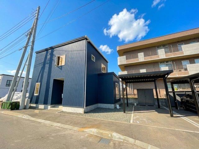 4LDK house in Nishi Ward, Sapporo, Hokkaido - Photo 1