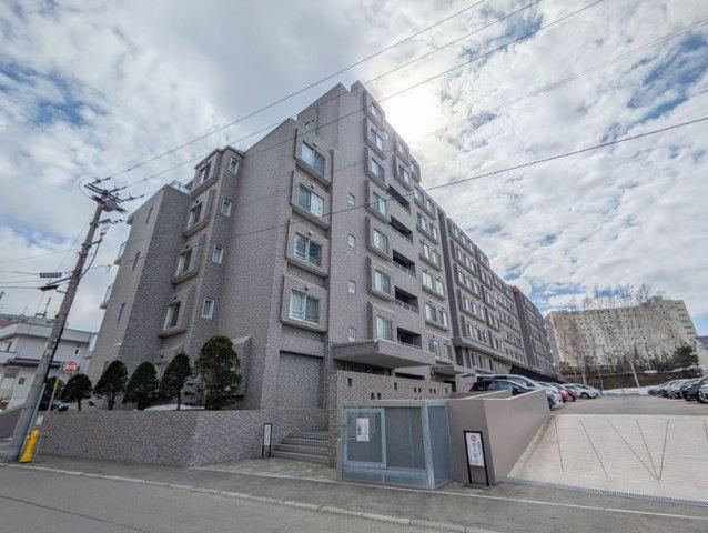 3LDK apartment in Atsubetsu Ward, Sapporo, Hokkaido - Photo 1