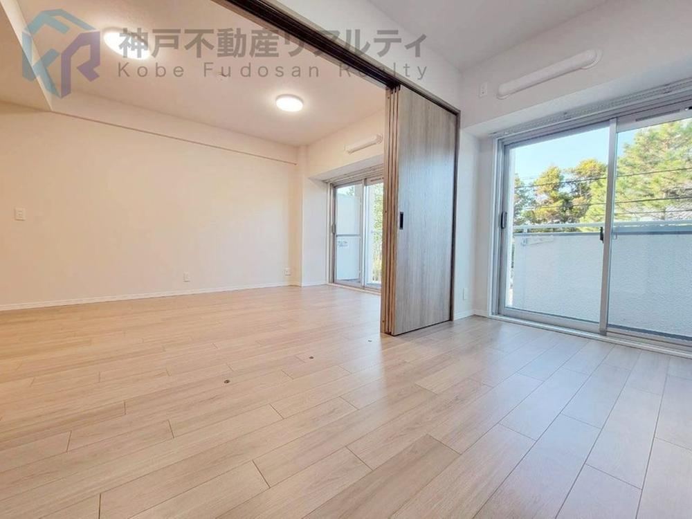 3LDK apartment in Akashi, Hyogo - Photo 1