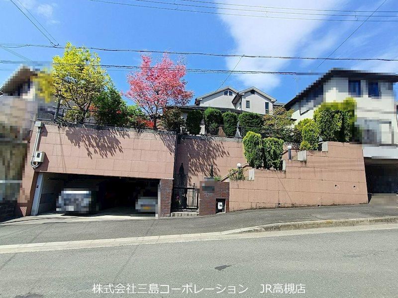 4LDK house in Takatsuki, Osaka - Photo 1