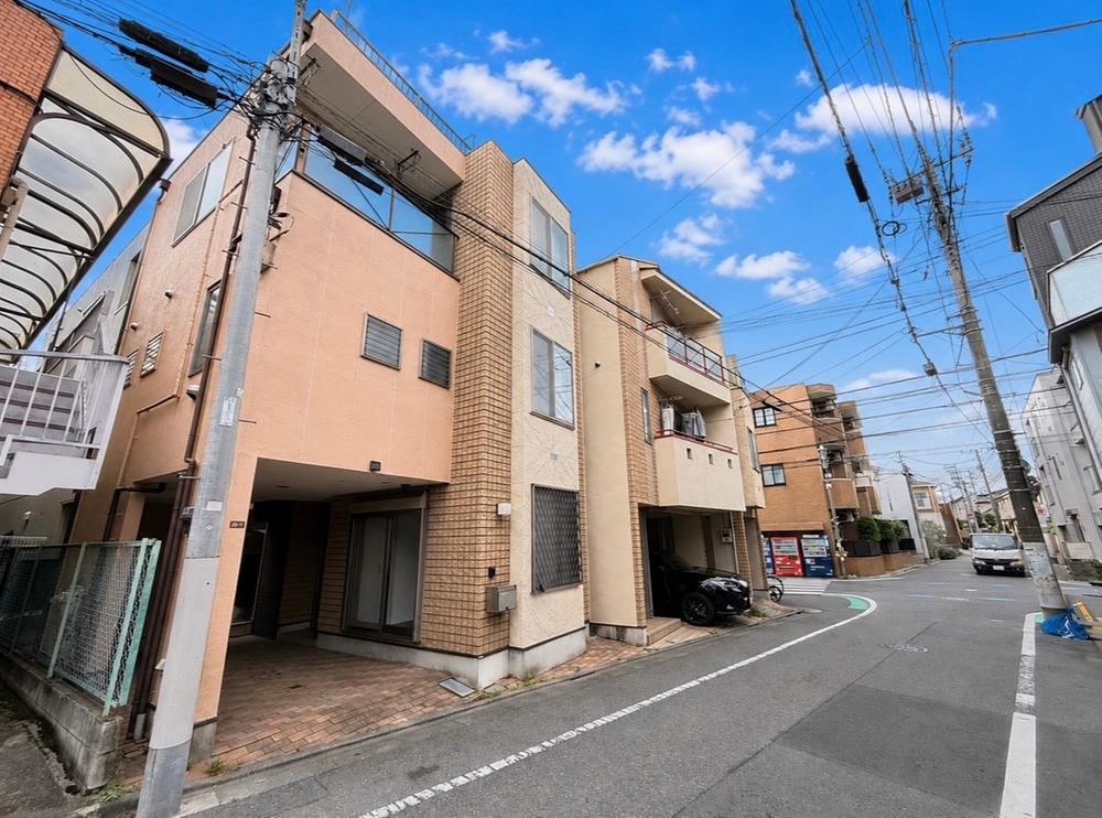3LDK house in Suginami Ward, Tokyo - Photo 1