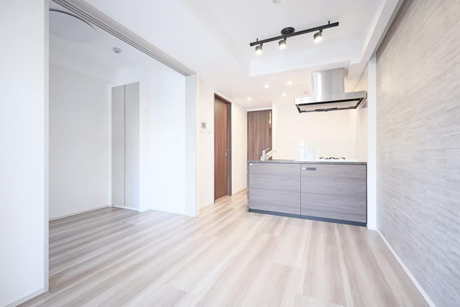 1LDK apartment in Shinjuku Ward, Tokyo - Photo 1