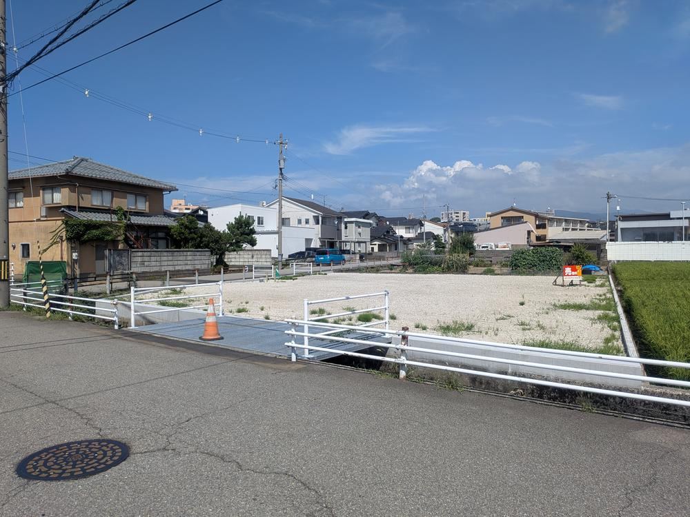 192 m² land in Kanazawa, Ishikawa - Photo 1