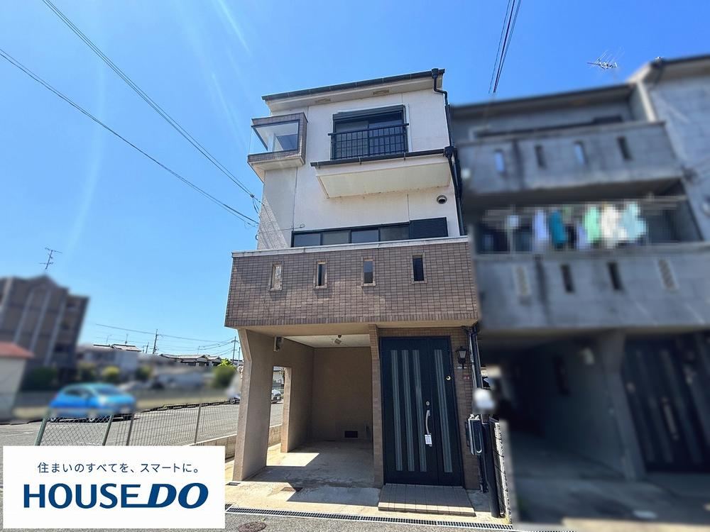 5LDK house in Hirakata, Osaka - Photo 1