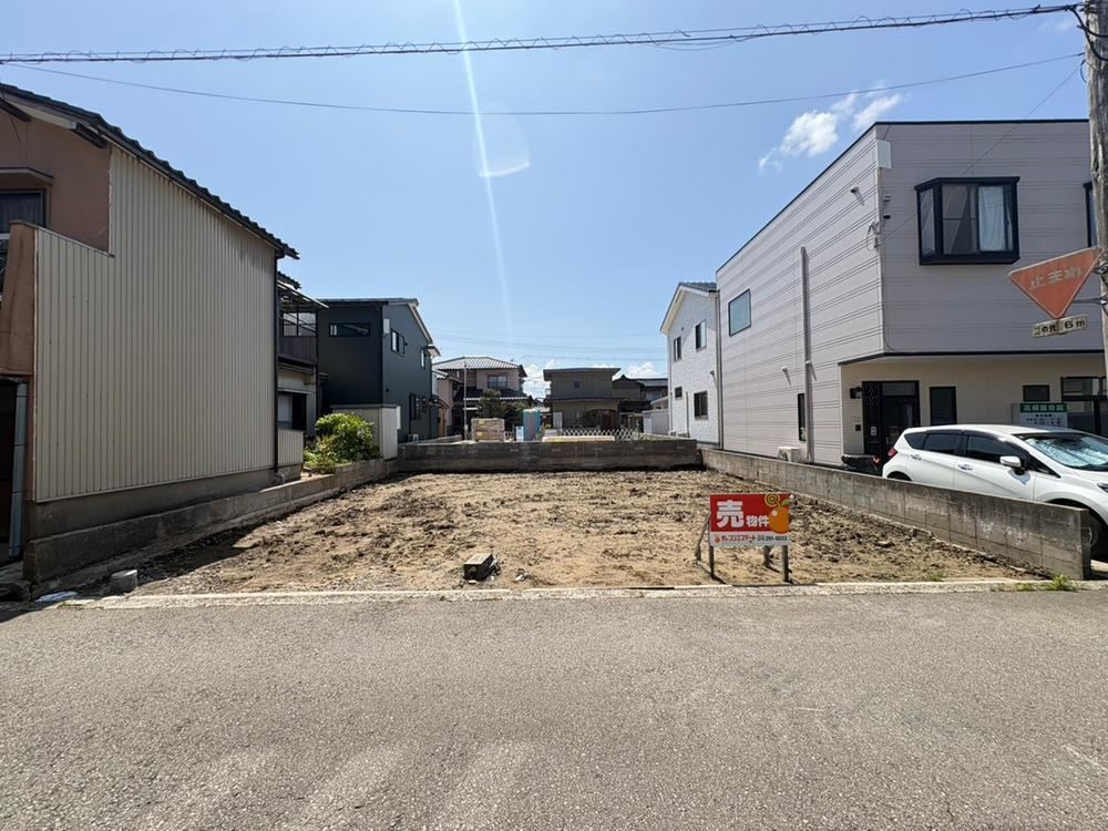 141 m² land in Kanazawa, Ishikawa - Photo 1
