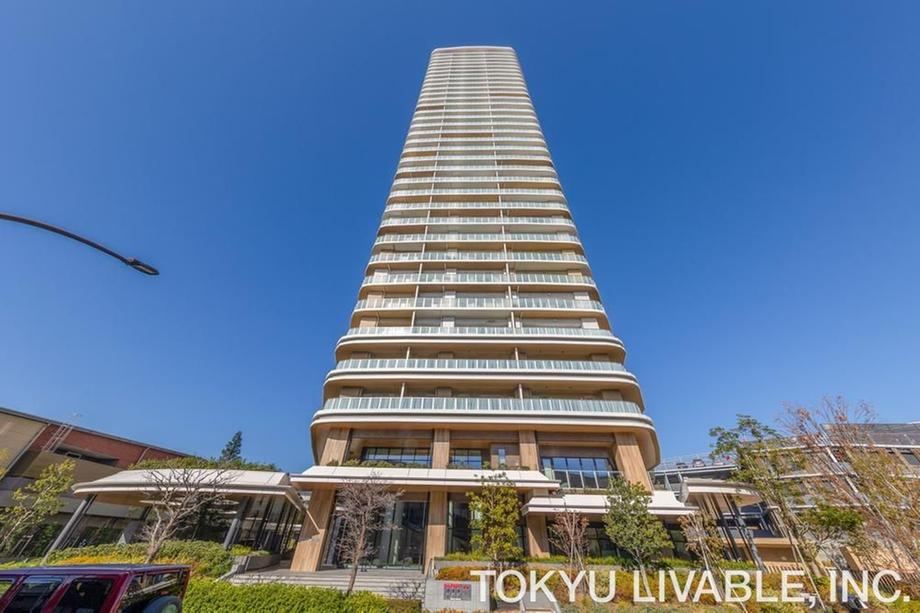 2LDK apartment in Machida, Tokyo - Photo 1
