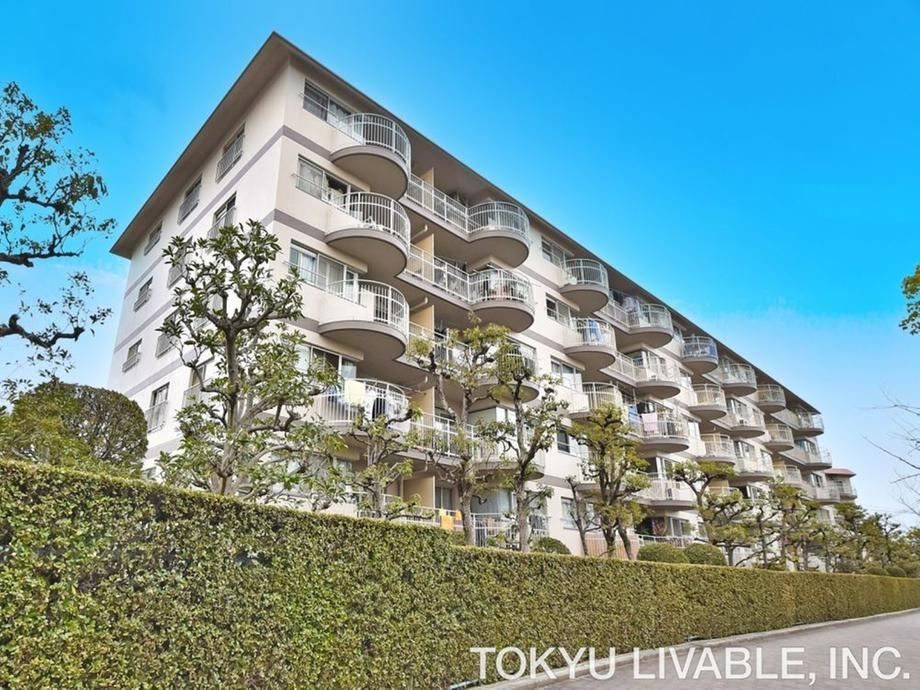 3LDK apartment in Itami, Hyogo - Photo 1