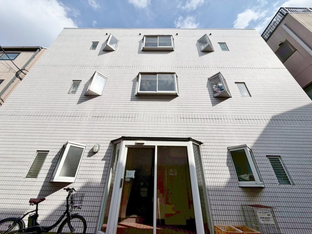 2DK apartment in Tachikawa, Tokyo - Photo 1