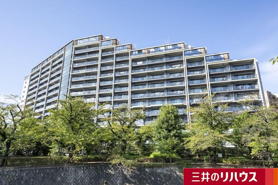 2LDK apartment in Itabashi Ward, Tokyo - Photo 1