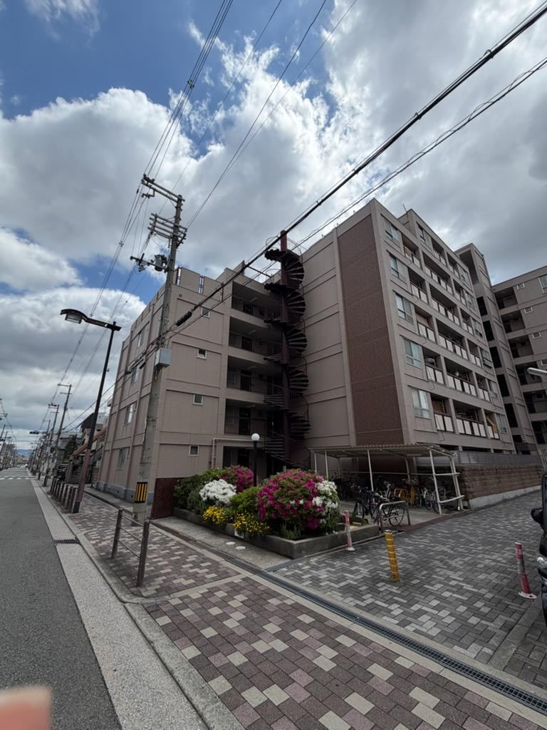2LDK apartment in Higashisumiyoshi Ward, Osaka - Photo 1