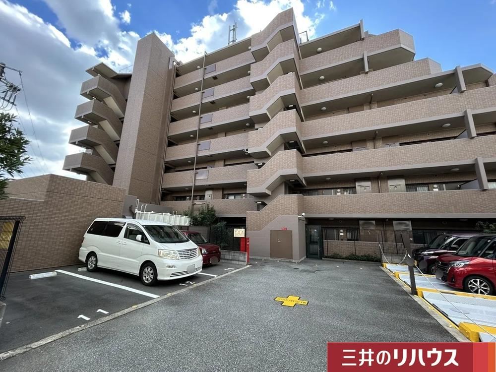 4LDK apartment in Takarazuka, Hyogo - Photo 1