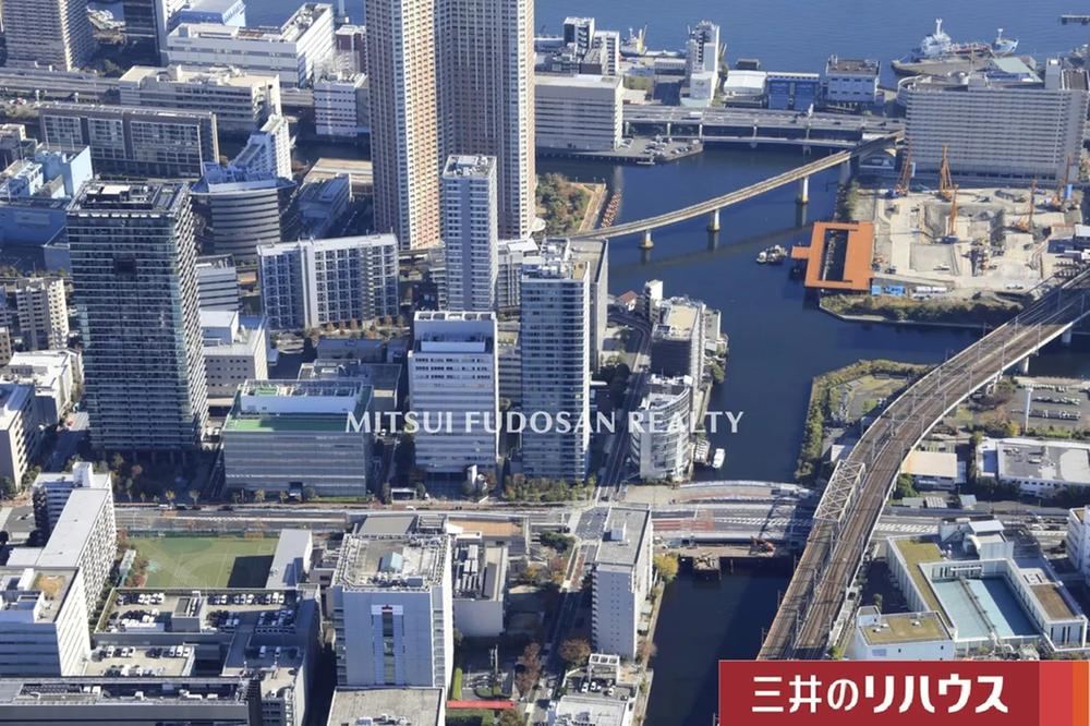 2LDK apartment in Minato Ward, Tokyo - Photo 1