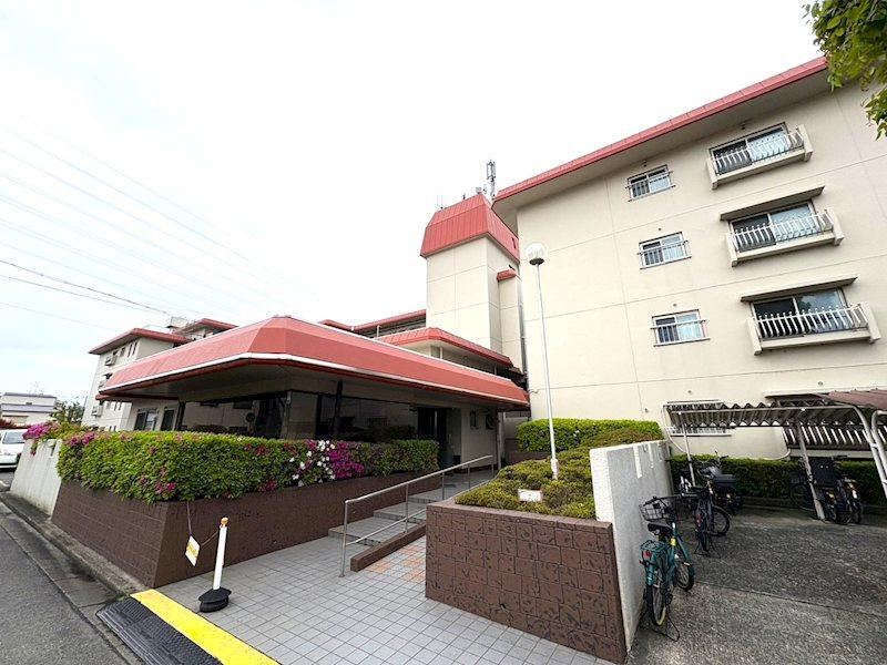 4LDK+S apartment in Takatsuki, Osaka - Photo 1