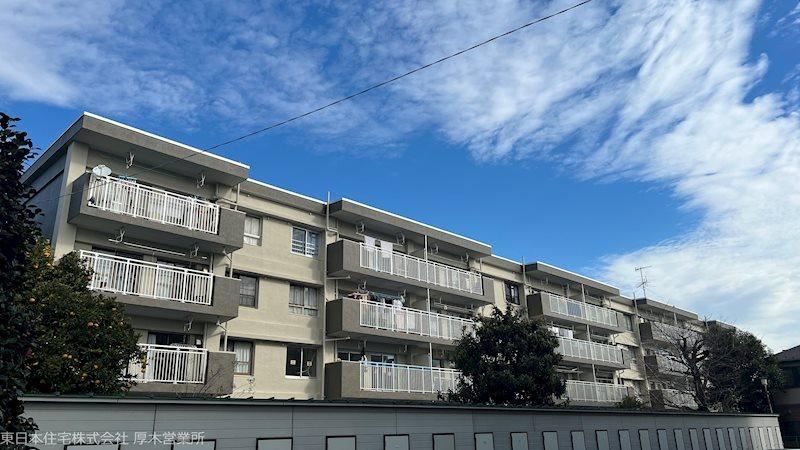 2LDK apartment in Atsugi, Kanagawa - Photo 1
