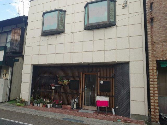 145 m² house in Okaya, Nagano - Photo 1