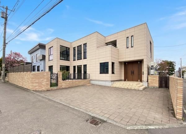 3LDK house in Nishi Ward, Sapporo, Hokkaido - Photo 1
