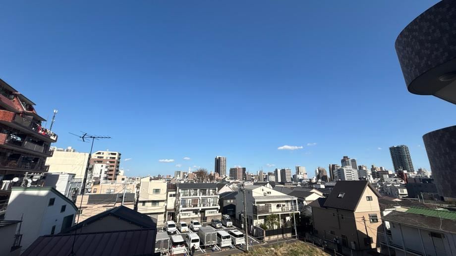 2LDK+S apartment in Toshima Ward, Tokyo - Photo 1