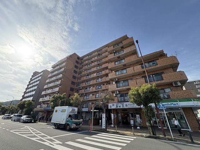 2DK apartment in Hadano, Kanagawa - Photo 1