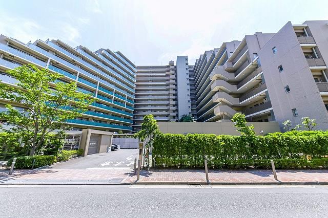 3LDK apartment in Edogawa Ward, Tokyo - Photo 1