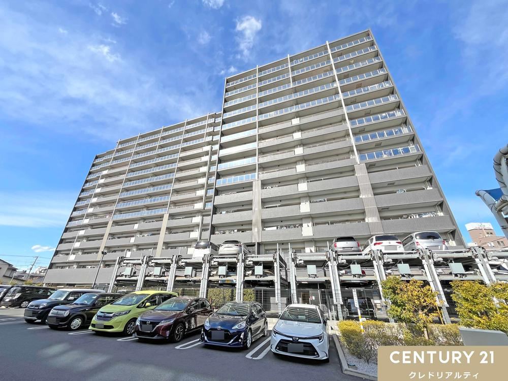 3LDK apartment in Sakado, Saitama - Photo 1